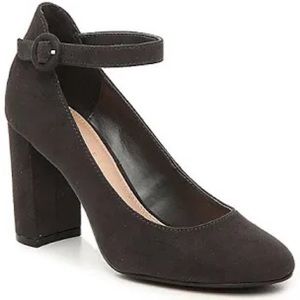 Kelly and Katie Riya Pump Suede Black Heel size 7
